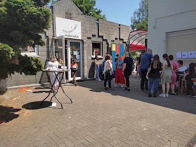 Presentation of the film The Night of Spirits made during the workshops, at the Fancy Fair of the school, on Saturday 4th of June.